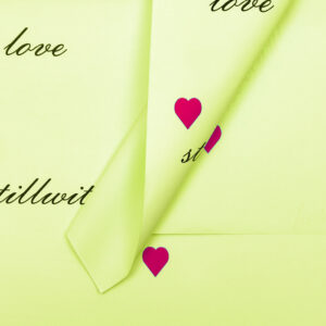 Пленка матовая 58х58см "Love is..." Зеленое яблоко 20л/уп